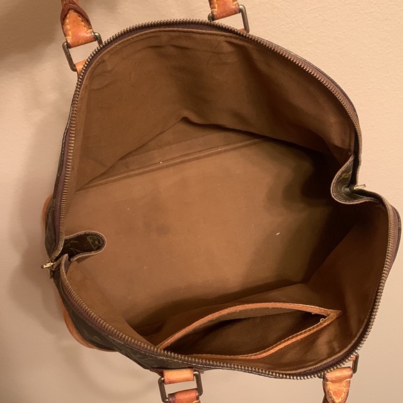 Authentic Louis Vuitton monogram Alma purse with date code BA0914 - Picture 8 of 14